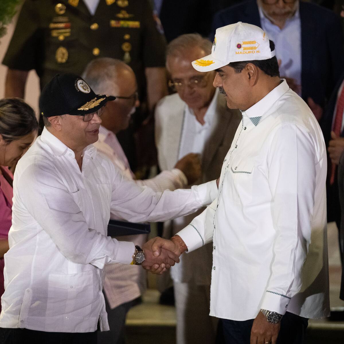 Petro conversó con Maduro y abogó por mantener la paz en Venezuela