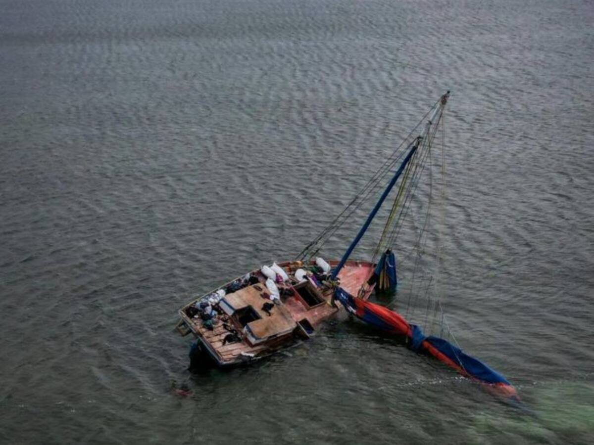 Al menos 40 migrantes haitianos mueren al incendiarse una embarcación en el norte de Haití