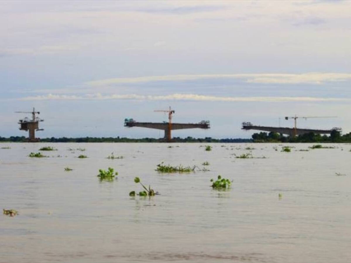 Puente más largo del país entre Magangué y Mompox va en 68% de avance