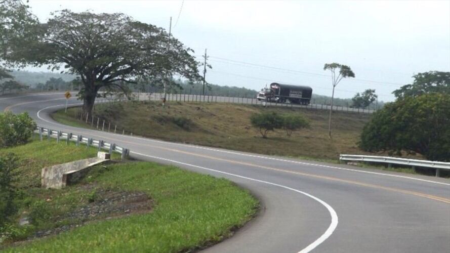 El Instituto Nacional de Vías destinó recursos para realizar obras de mantenimiento y la señalización de la vía. Foto: Twitter de Invías