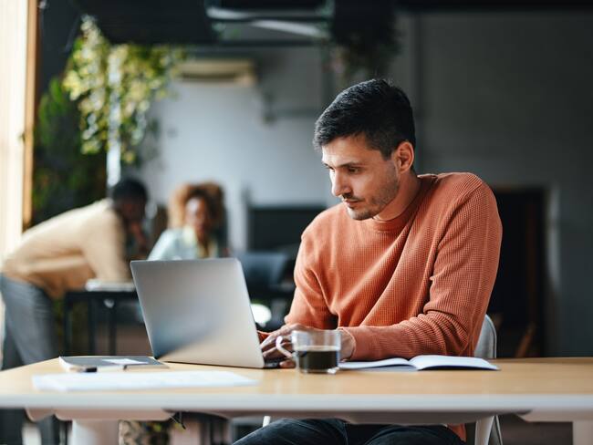 Imagen de referencia de persona estudiando. Foto: Getty Images.