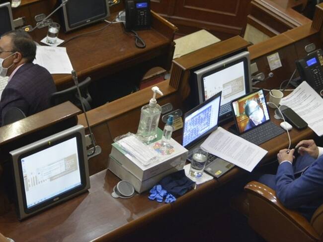 ¿Por qué denunciaron a los representantes que sesionaron presencialmente?