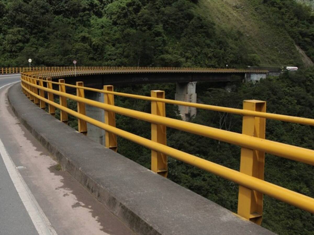 Vehículos particulares podrán transitar por la vía al llano en semana de receso