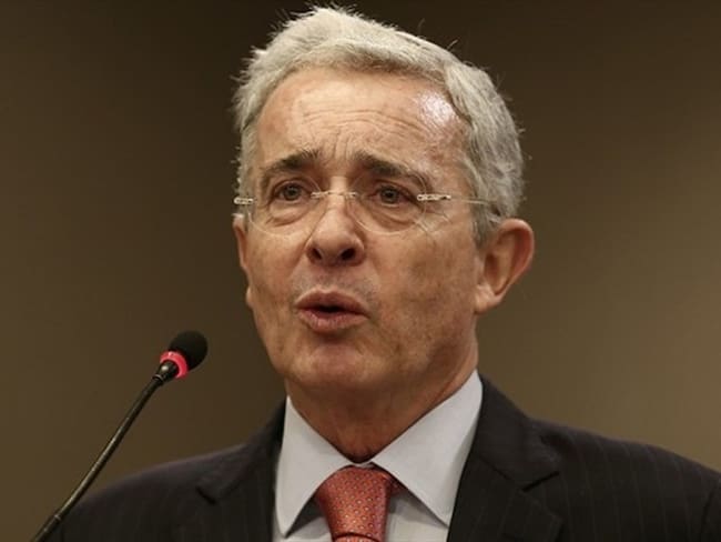 Uribe reaccionó a decisión que le obliga a retractarse por señalamientos contra Coronell. Foto: Colprensa