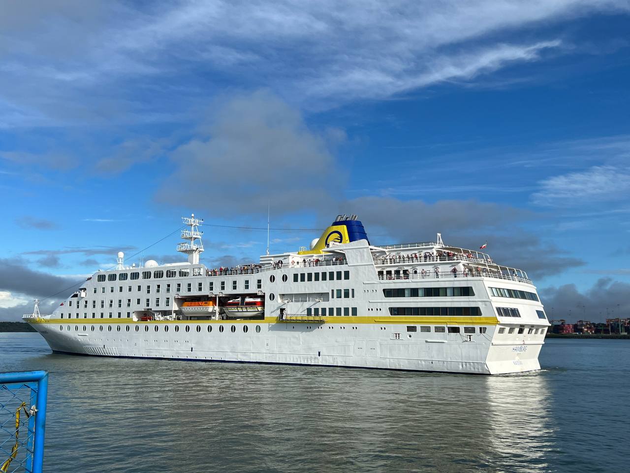 Primer crucero con turistas provenientes de Alemania. Foto: cortesía para W Radio.