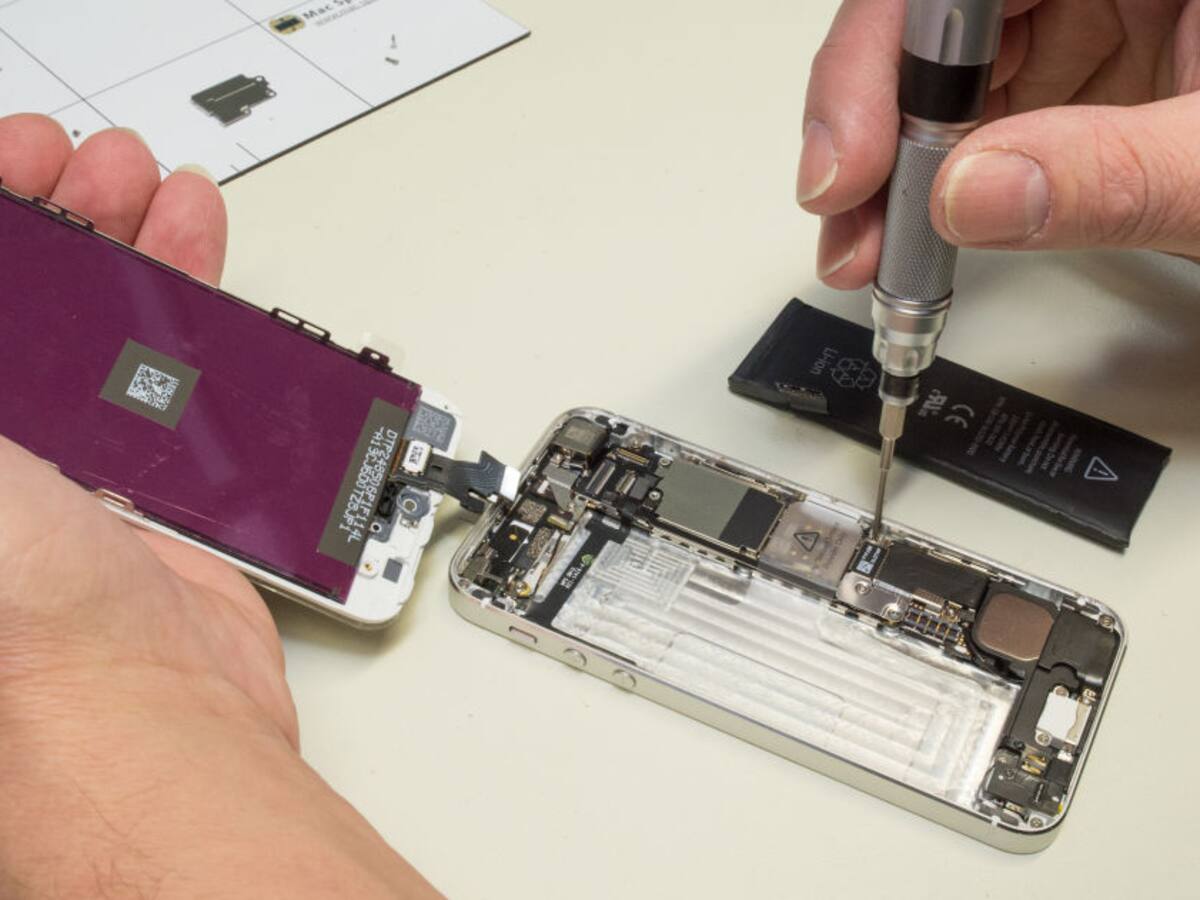 ¿Por qué a Apple no le conviene que arreglen sus celulares?