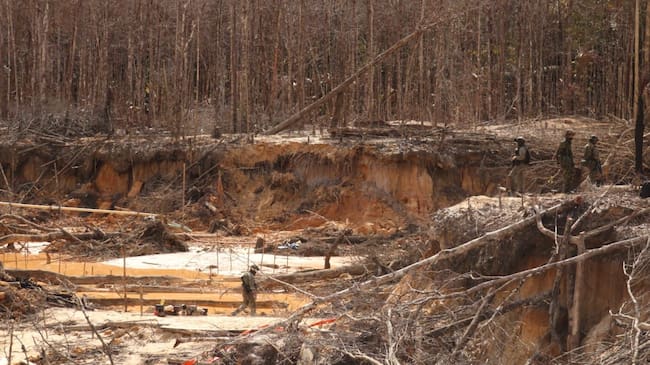 Fuerzas Militares desmantela mina ilegal que depredaba las selvas de Guainía: Foto: Cortesía Fuerzas Militares