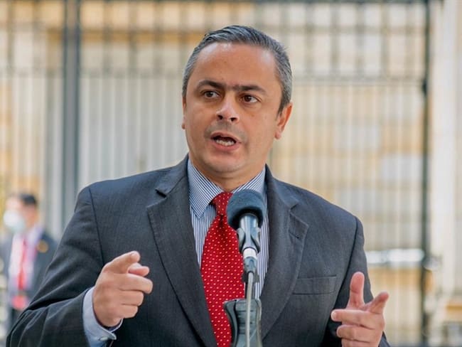 Juan Camilo Restrepo aseguró que “es un chiste” que los delegados que están en Cuba no respondan por los crímenes que se hagan en Colombia. Foto: Oficina del Alto Comisionado para la Paz