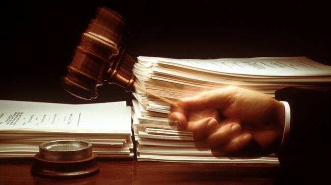 Los exfuncionarios de la Gobernación de Chocó y dos particulares presuntamente habrían participado en irregularidades de contratación en la emergencia sanitaria por el COVID-19. Foto: Getty Images / CHRIS COLLINS