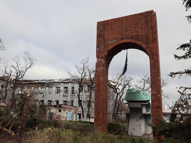 MARIUPOL, UKRAINE - APRIL 17: A view of damage in the Ukrainian city of Mariupol under the control of Russian military and pro-Russian separatists, on April 17, 2022. (Photo by Leon Klein/Anadolu Agency via Getty Images)