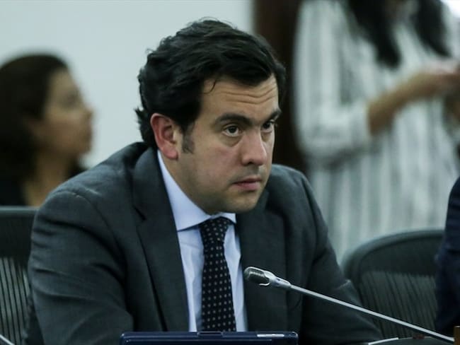 Es delirante que no haya comunicación con Venezuela en esta situación: Rodrigo Lara