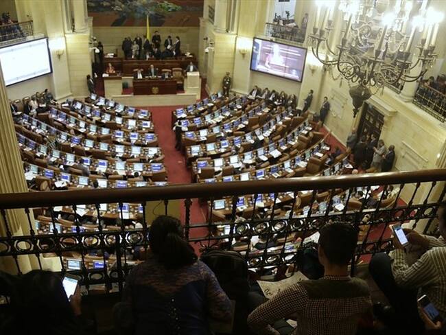 Ernesto Macías estudia acabar con 400 contratos de prestación de servicios en el Senado. Foto: Colprensa