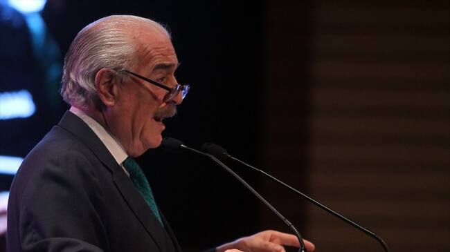 El expresidente Andrés Pastrana ha trabajado en una propuesta de crear una comisión de alto nivel que le plantee propuestas al Gobierno para reactivar la economía e impulsar el aparato productivo. Foto: Colprensa