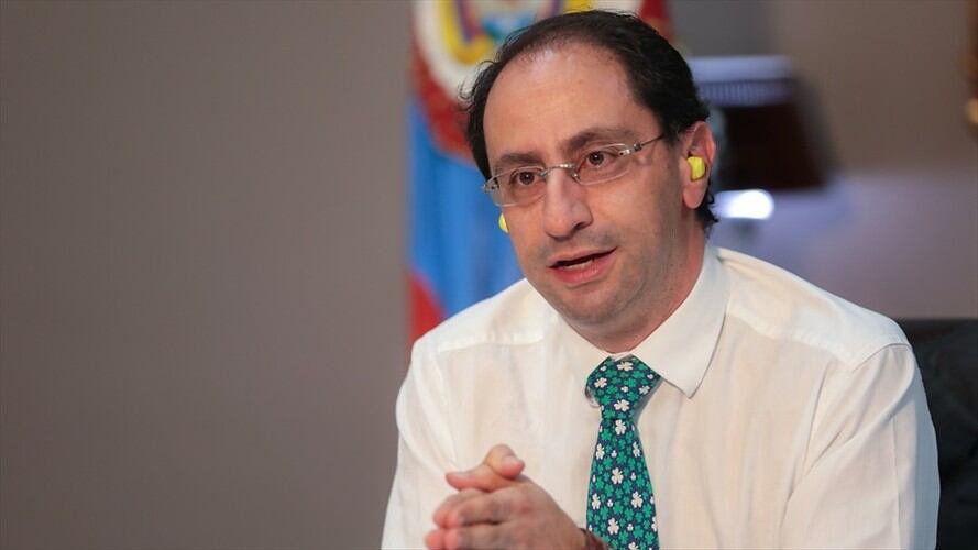 José Manuel Restrepo Abondano, presentó el proyecto de inversión social ante las comisiones económicas conjuntas del Congreso de la República. Foto: Colprensa