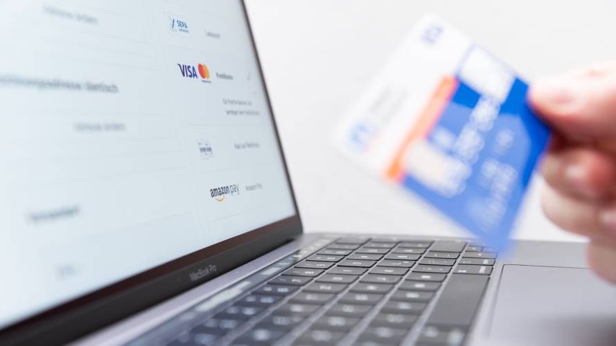 Compras con tarjeta de crédito. Foto: Getty Images