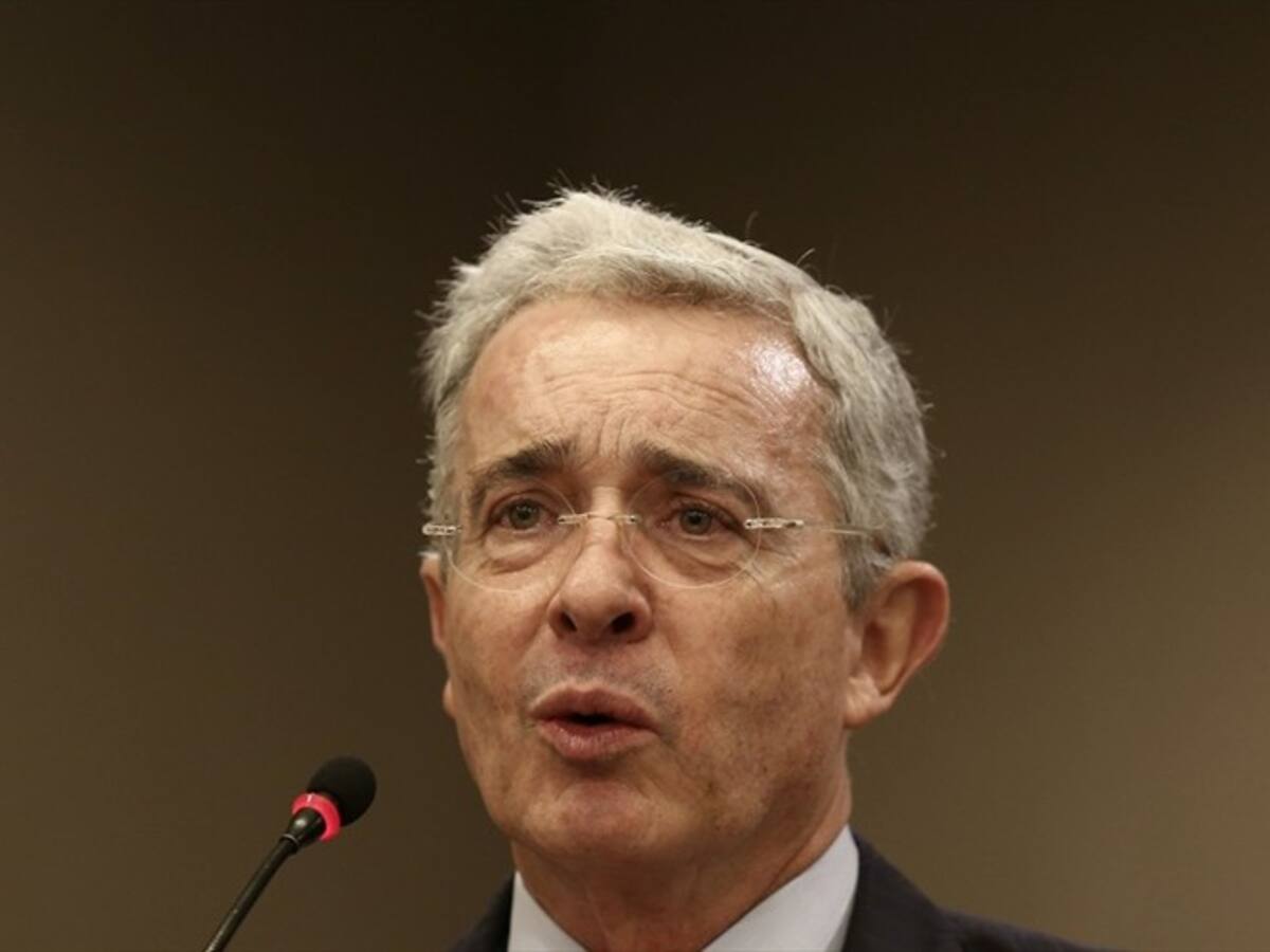 Cómo la prensa sudamericana tituló el llamado a indagatoria de Álvaro Uribe