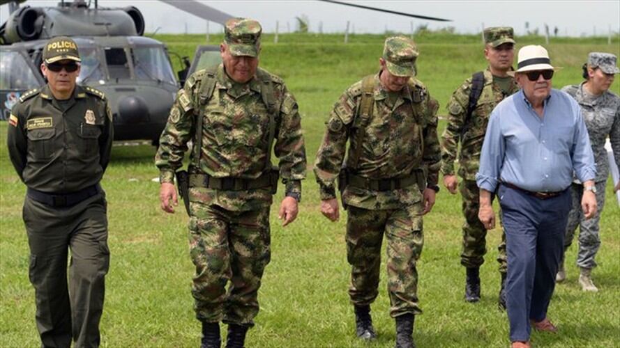 El Funcionario arribó al departamento con la cúpula militar y de policía con el fin de evaluar el orden público. Foto: Mindefensa