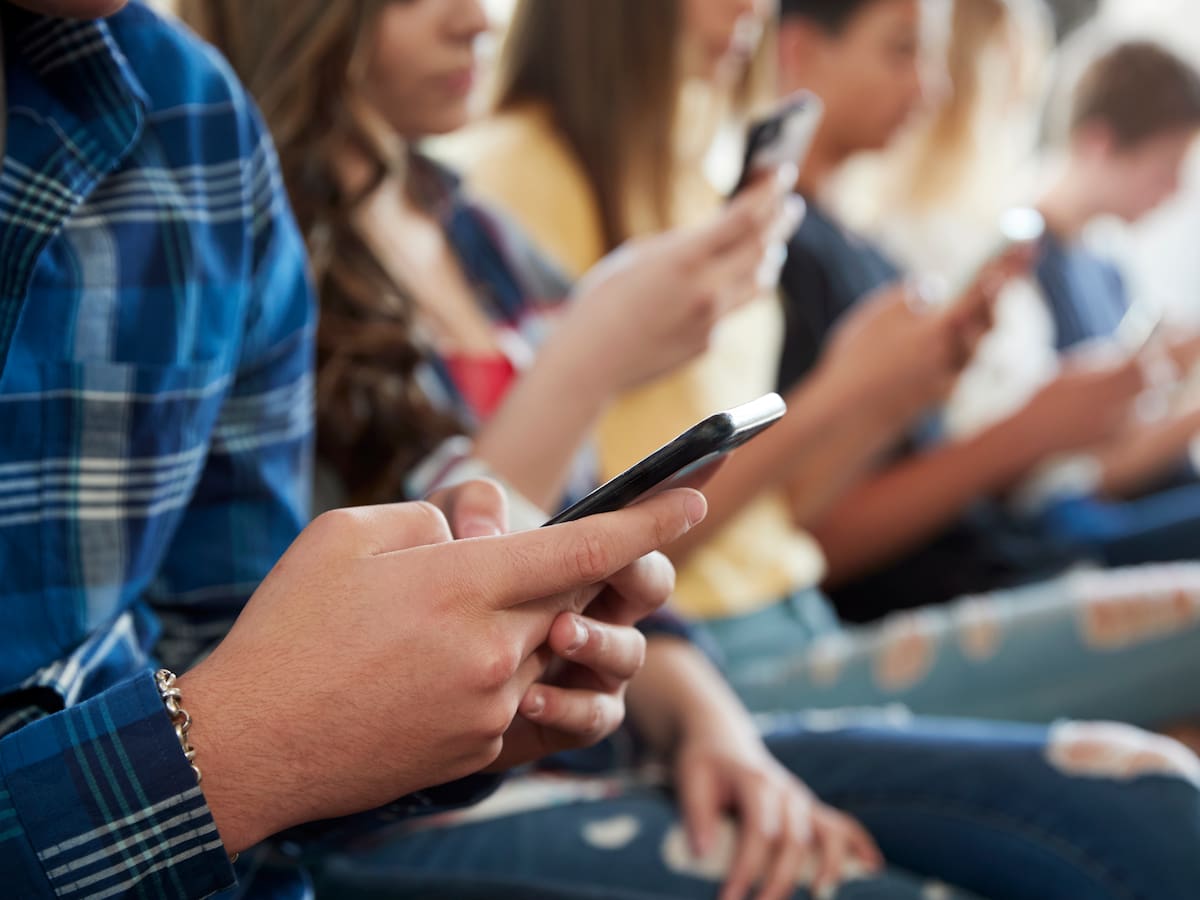 Colegios privados en Barranquilla prohíben el uso del celular en las aulas