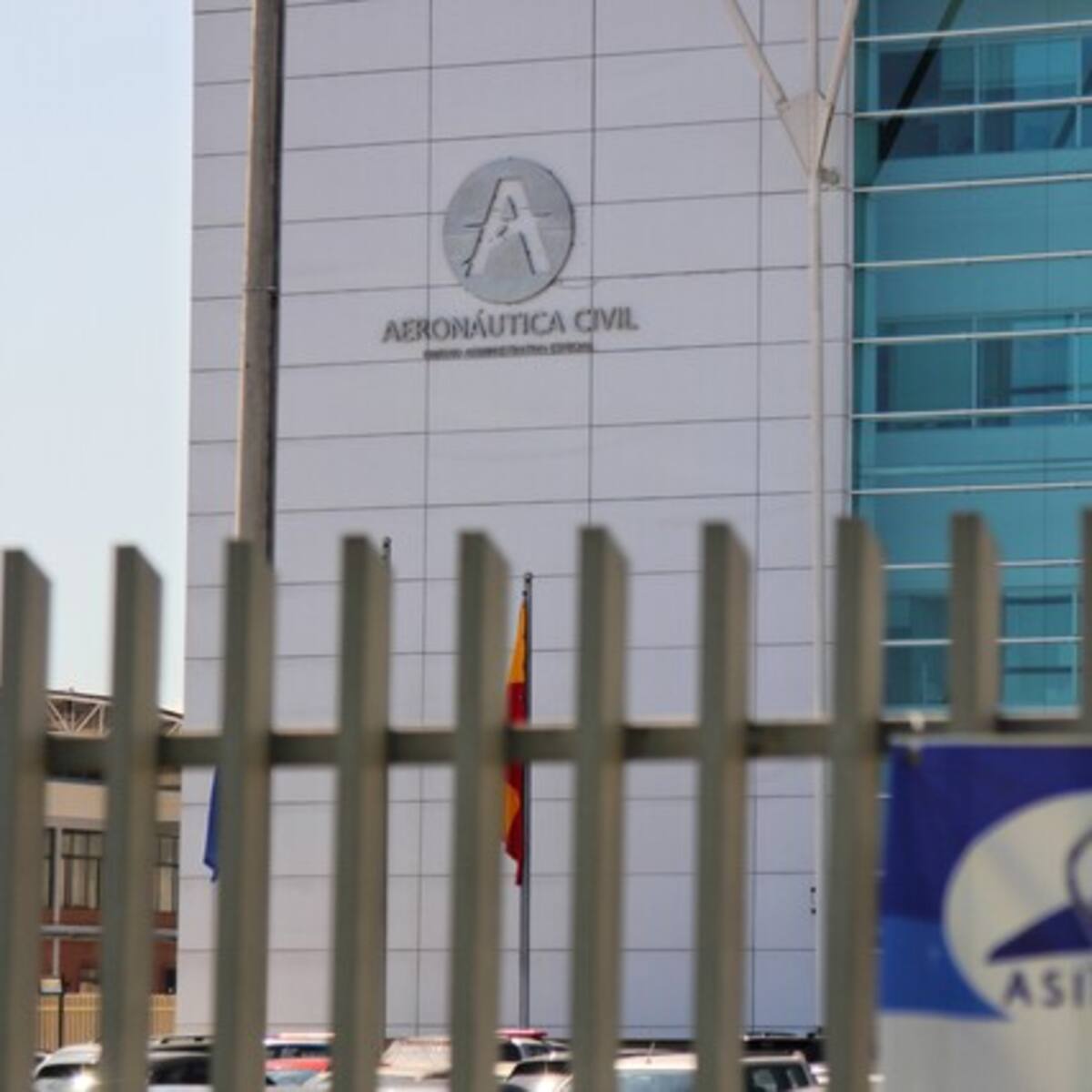 Despelote administrativo en Aerocivil: graves denuncias por irregularidades en la entidad