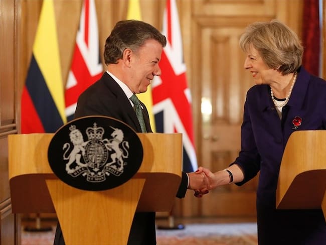 Theresa May felicitó al presidente Juan Manuel Santos por los reconocimientos otorgados por avances en el proceso con las Farc. Foto: Getty Images