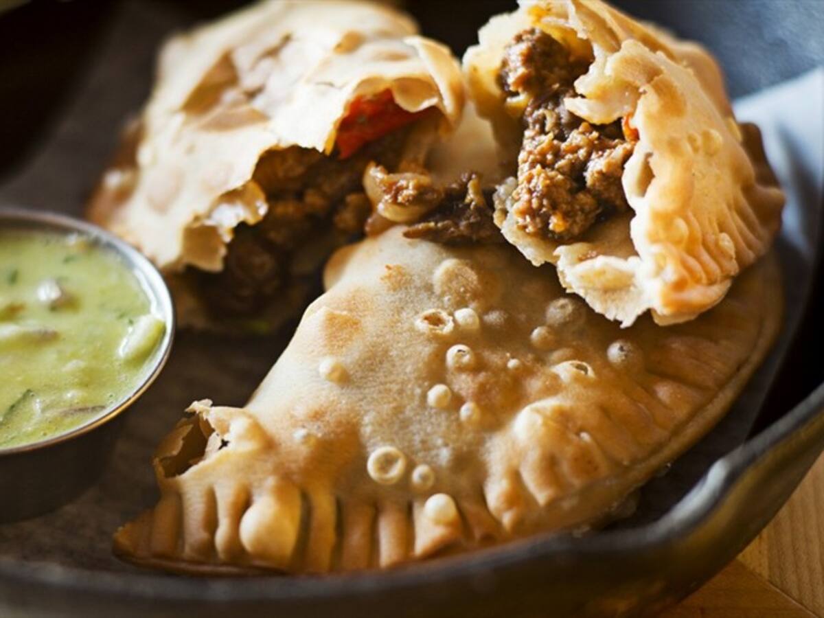 Hombre multado con más de 800 mil pesos por comprar una empanada en la calle