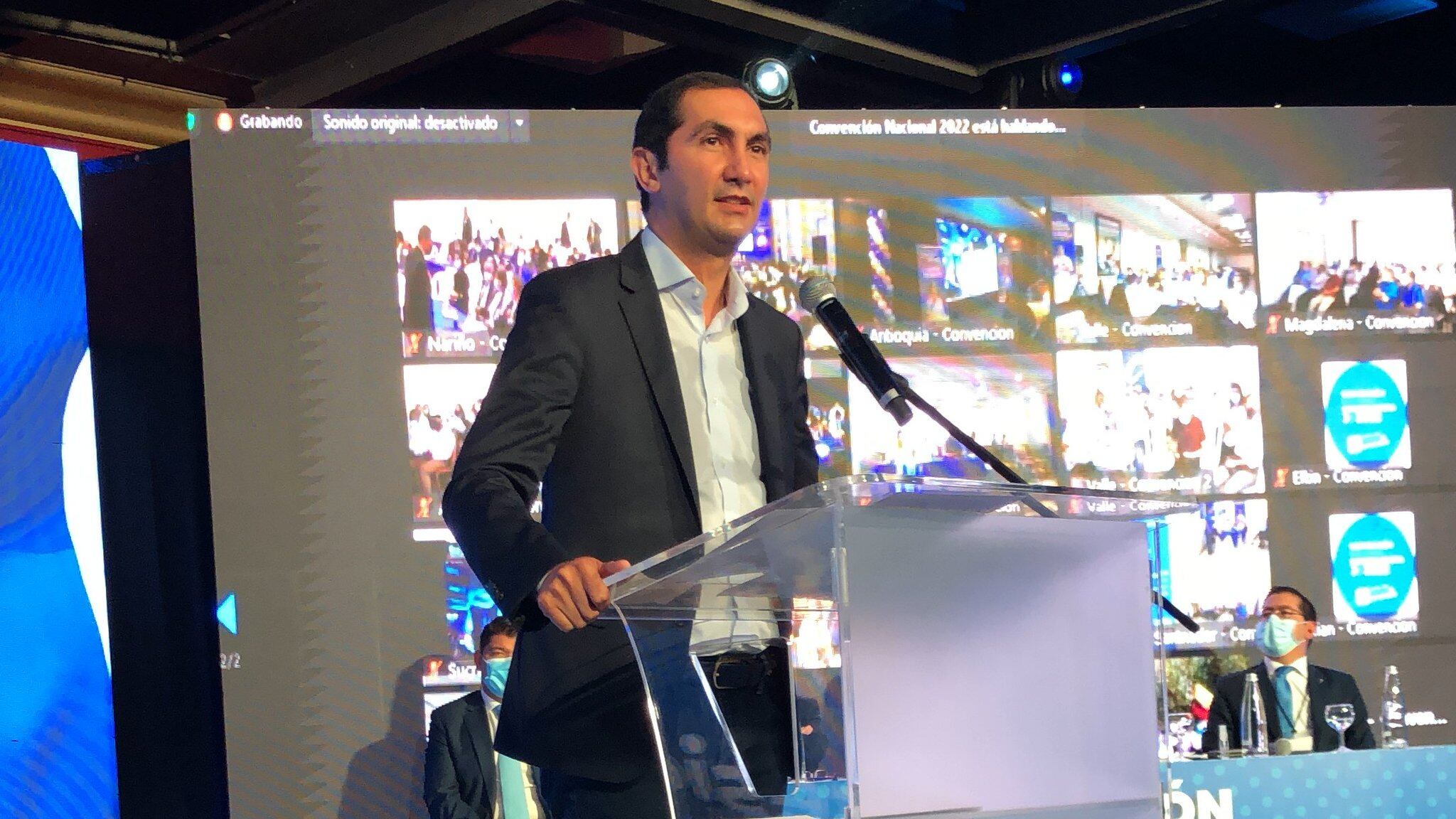 David Barguil anunció que como presidente de la República decretaría la conmoción interior. Foto: Partido Conservador