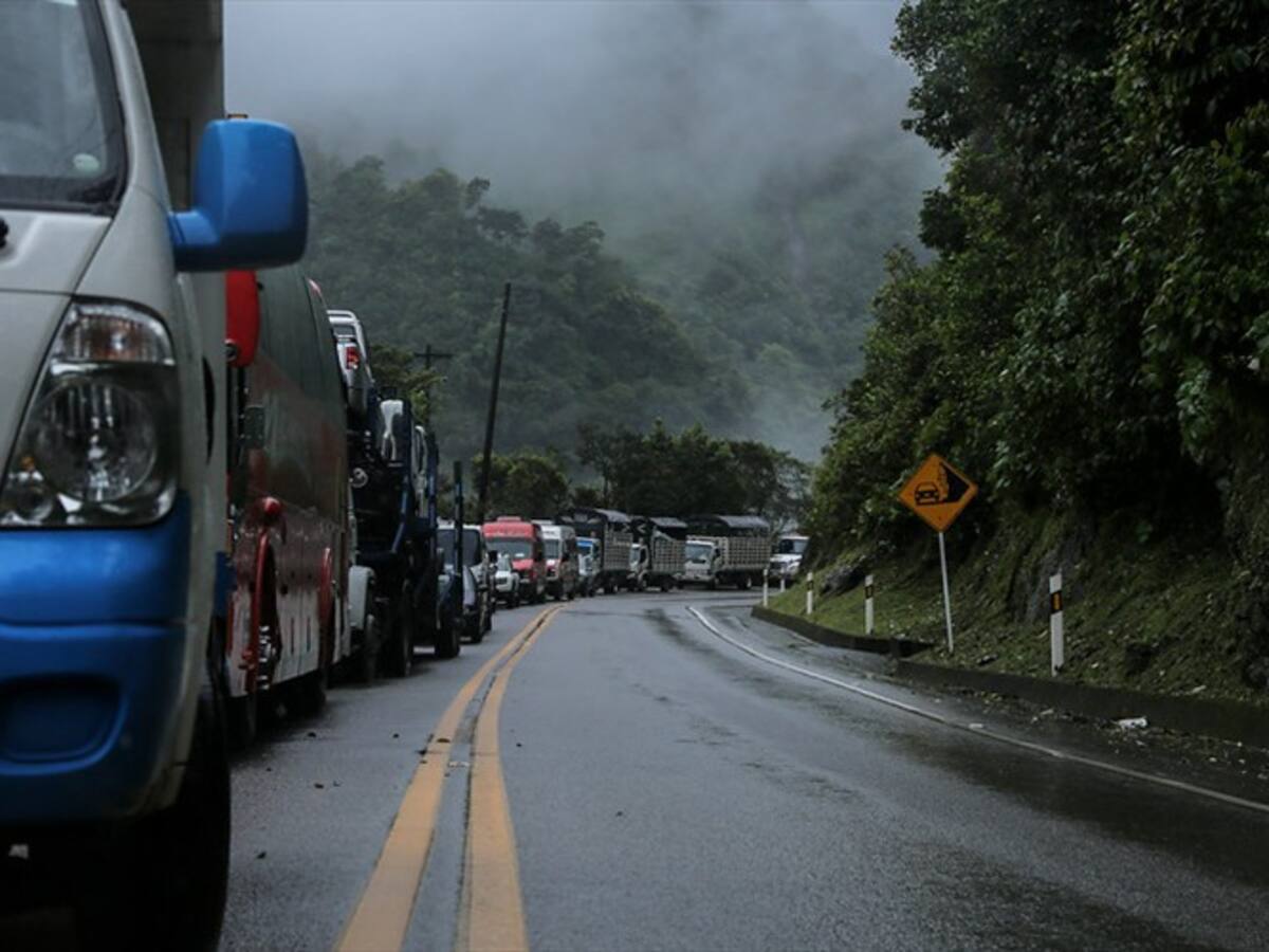 Transportadores preocupados por sobrecostos que deja cierre de vía Bogotá - Villavicencio