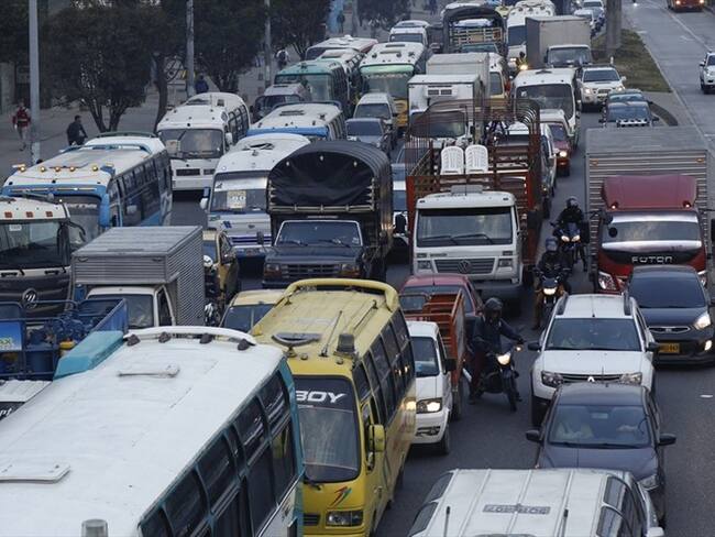 Durante dos días seguidos la movilidad en la capital ha colapsado en las horas de la tarde-noche. Foto: Colprensa