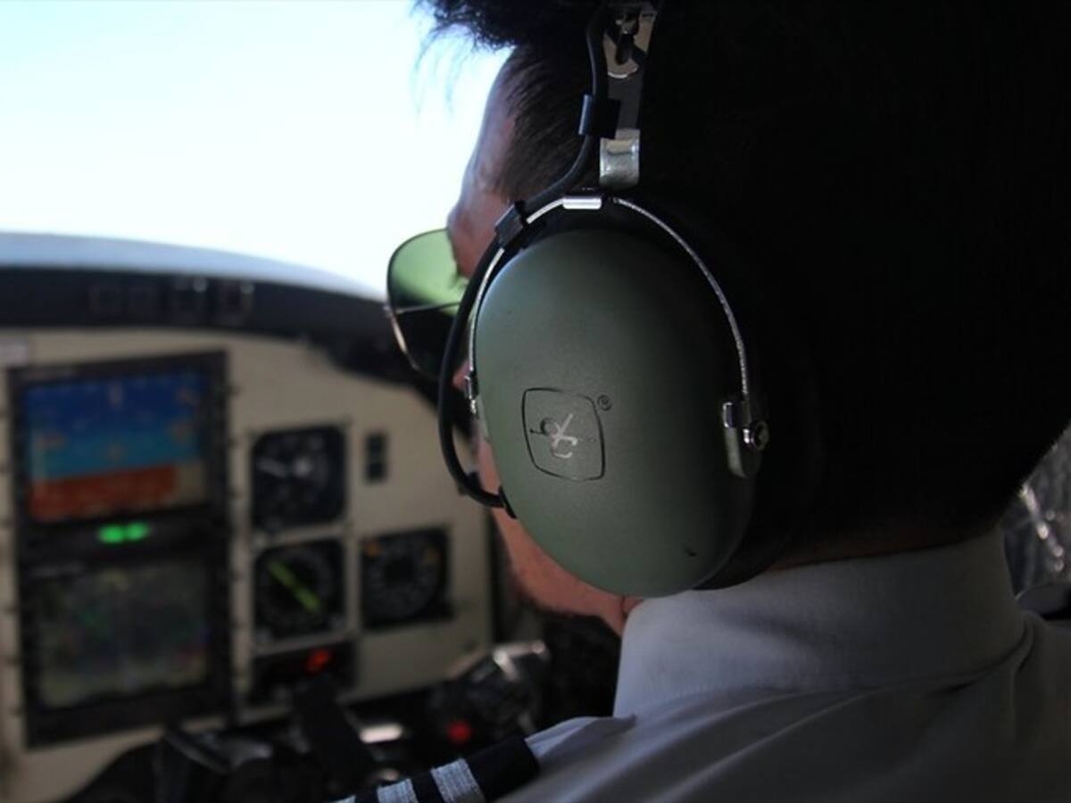 Condenan a aviador colombo-japonés por irregularidades al obtener su licencia de piloto