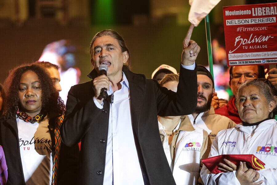 Gustavo Bolívar puso a “consideración” de Petro su cargo tras el consejo de ministros