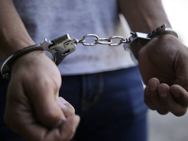 Miembros de la unidad de labores informáticas de la Policía Metropolitana detectó por lo menos 124 rumbas en medio del confinamiento obligatorio. Foto: Colprensa