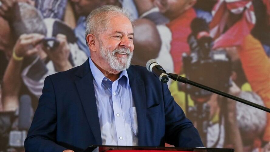 Lula Da Silva recibe la primera dosis de la vacuna contra la COVID-19. Foto: Getty Images