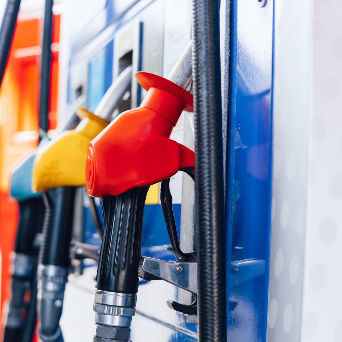 Vía proyecto de ley buscan reducir en cerca de $1.100 el precio del galón de gasolina