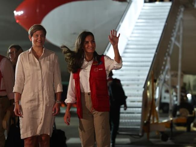 La reina Letizia, de España, llega al Aeropuerto Rafael Núñez en Cartagena. Foto: EFE.