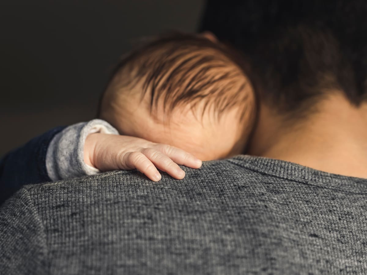 ¿Qué hacer cuando no le pagan la licencia de paternidad? Esto dice la Ley