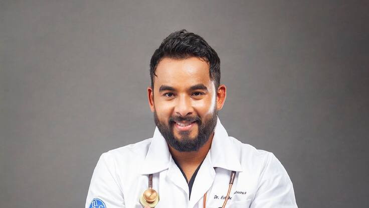 ¿El humanismo médico está en crisis? Doctor Esteban Contreras explica