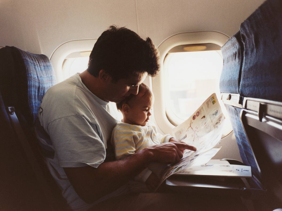 ¿Un menor de dos años paga pasaje aéreo en Colombia?