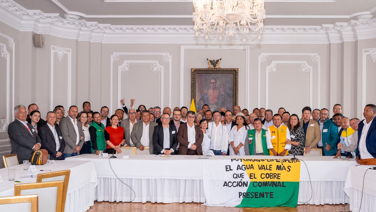 Gobierno impulsará convenios de las JAC para que participen en obras de infraestructura