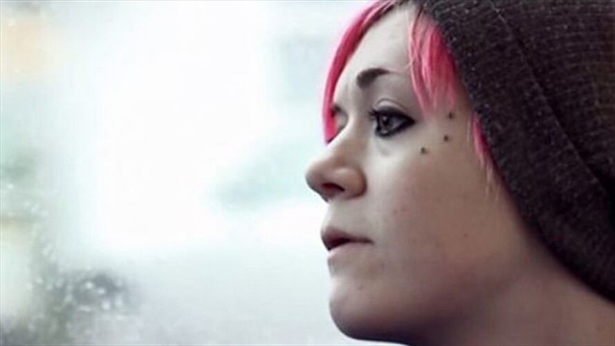 Lepht hace parte de una comunidad que empezó a crecer recientemente de biohackers. Foto: BBC Mundo.