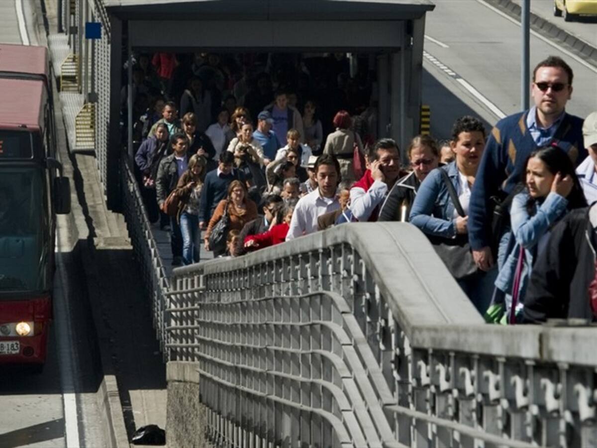 Expertos piden a Transmilenio tener del 5% al 10% de su flota en buses eléctricos