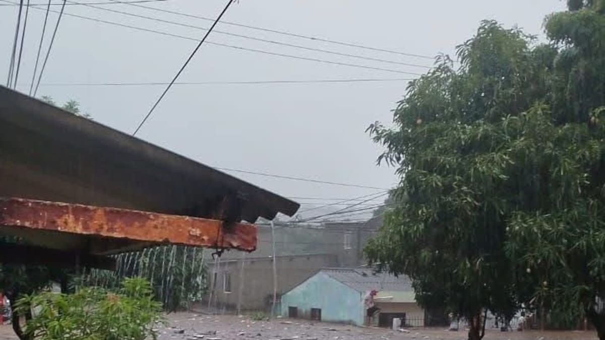 Fuerte aguacero en Santa Marta ocasionó afectaciones en la movilidad y en varias viviendas
