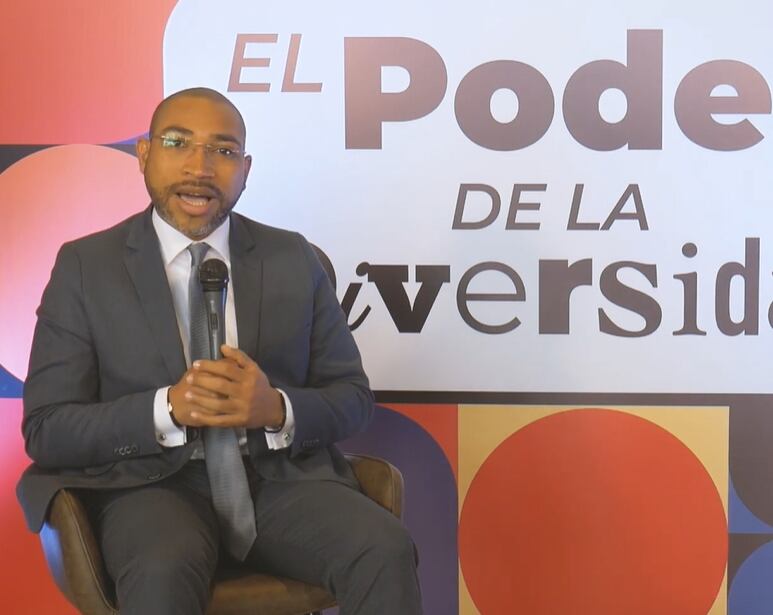 Luis Sevillano, director del programa Juntanza Étnica, mencionó los esfuerzos que viene haciendo el programa para forman y acompañar a la población diversa en las regiones. | Foto: W Radio