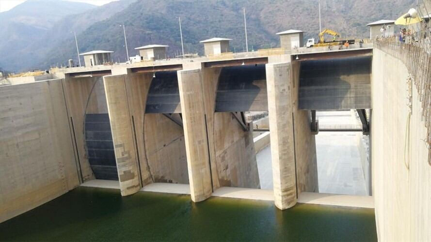 Habilitadas compuertas del vertedero de Hidroituango para recibir el río Cauca. Foto: La W
