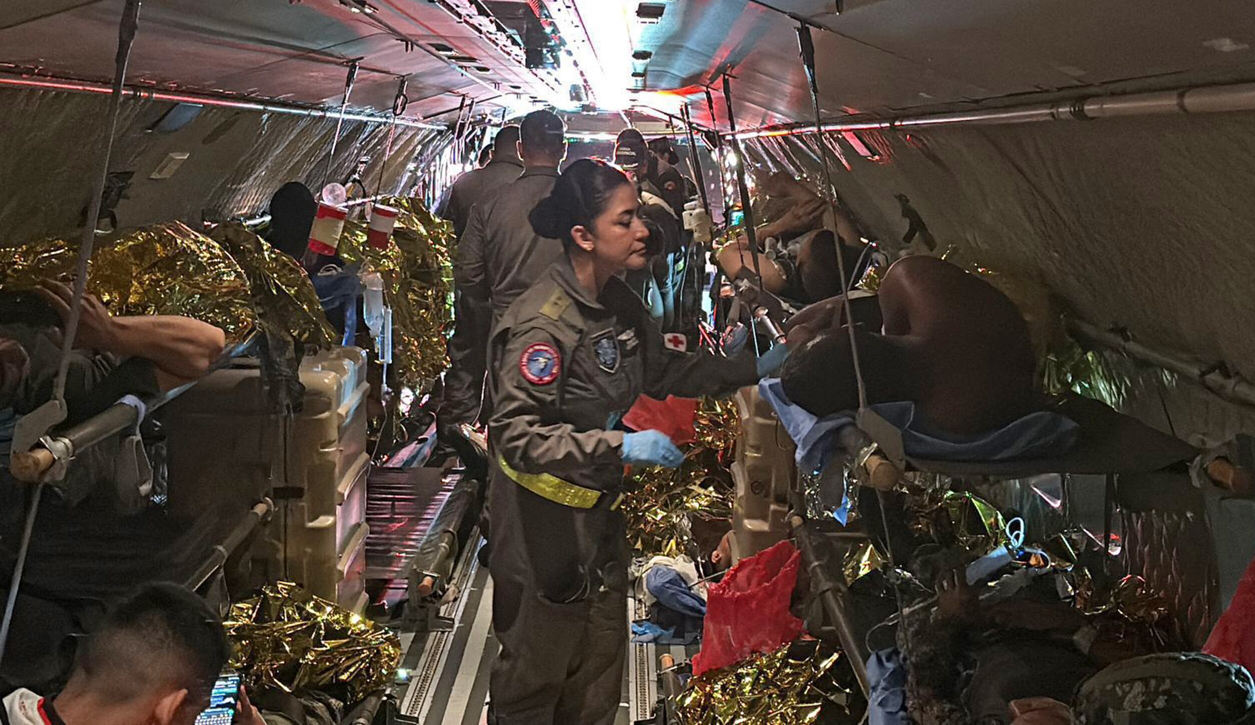 Militares heridos tras ataque a la base militar de Puerto Jordán. Foto: EFE/ Fuerza Aérea De Colombia