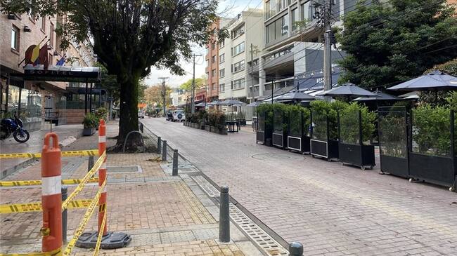 Obras en la 'Zona Rosa' de Bogotá. Foto: Twitter: @UMVbogota