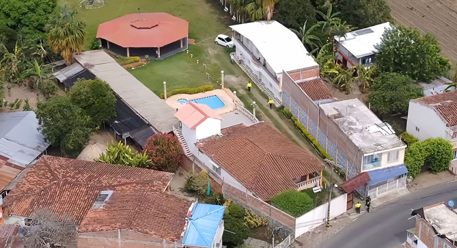 Las propiedades eran utilizadas para la dosificación de estupefacientes y el almacenamiento de armas de fuego. Foto: Policía Valle.
