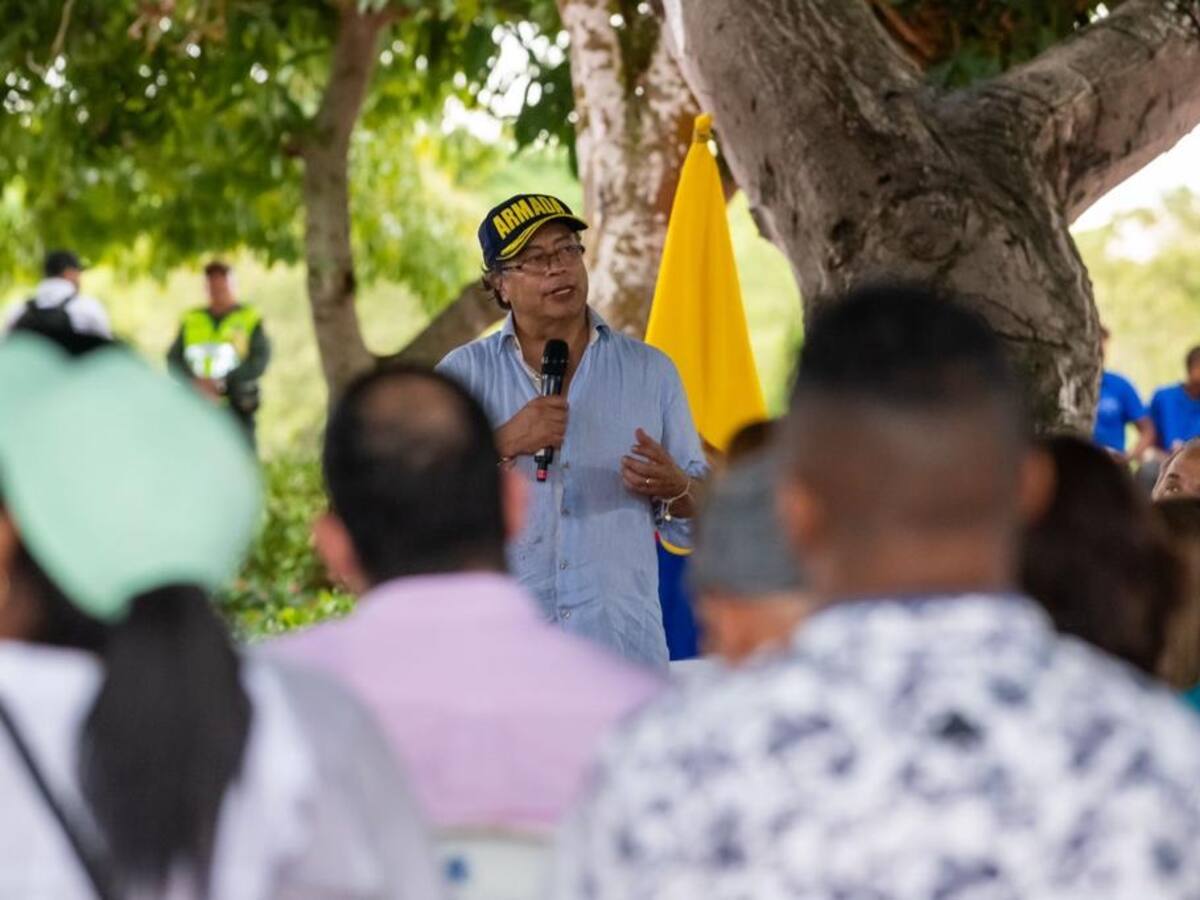 Presidente Petro anuncia que MinMinas regulará el mercado de energía eléctrica