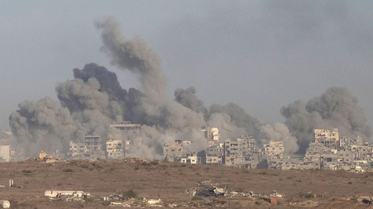Ataques en Gaza continúan pese a firma de la primera fase del acuerdo de paz