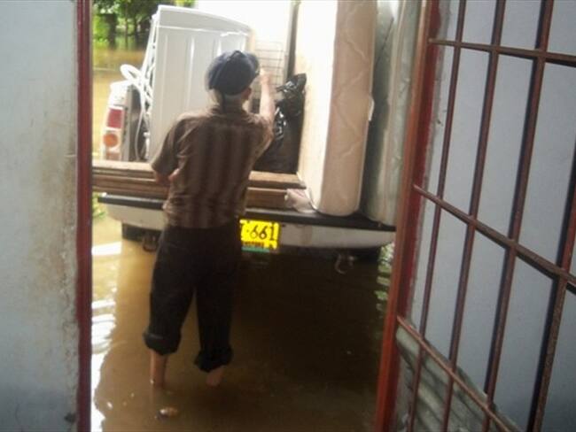 En Belén, un aguacero aumentó el caudal de la quebrada “La Mugre” que afectó las instalaciones de un ancianato y varías vías. Foto: Colprensa