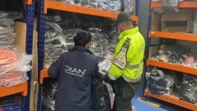 Mercancía de contrabando en Bogotá. Foto: Cortesía Dian